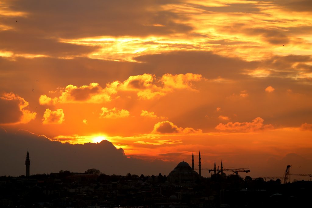 İstanbul Silüeti - Süleymaniye Camisi ve Beyazıt Kulesi Gün Batımı Fotoğrafları