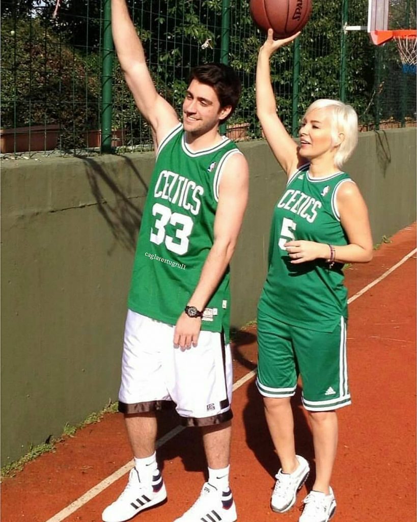 Çağlar Ertuğrul ve Annesi