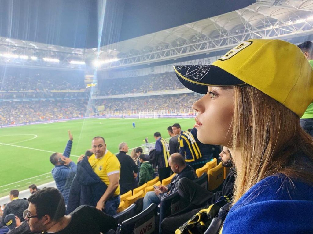 Afra Saraçoğlu Fenerbahçe
