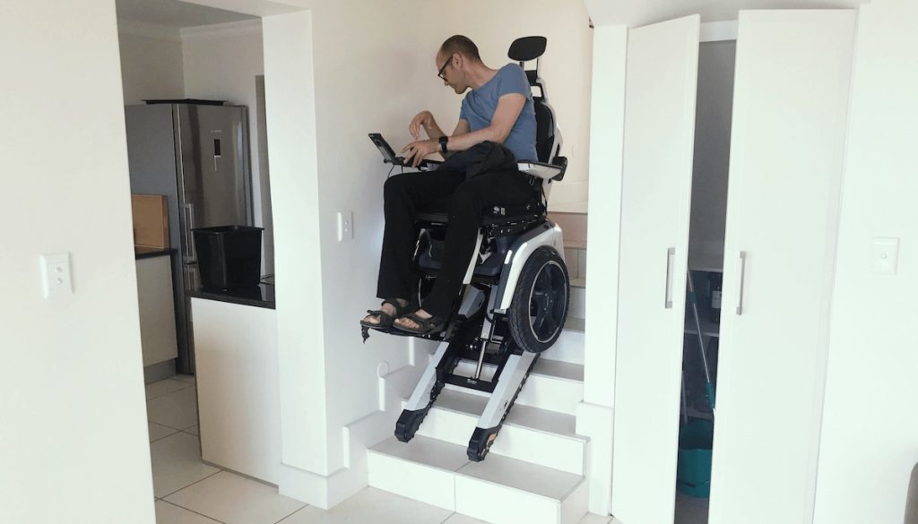 Merdiven çıkan akülü sandalye